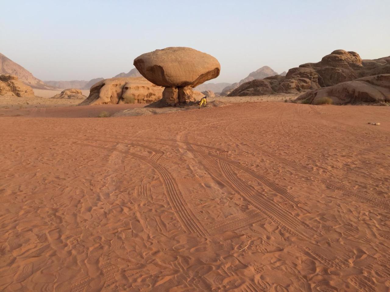 Bubble Tent & Luxury Camp Hotel Wadi Rum Buitenkant foto
